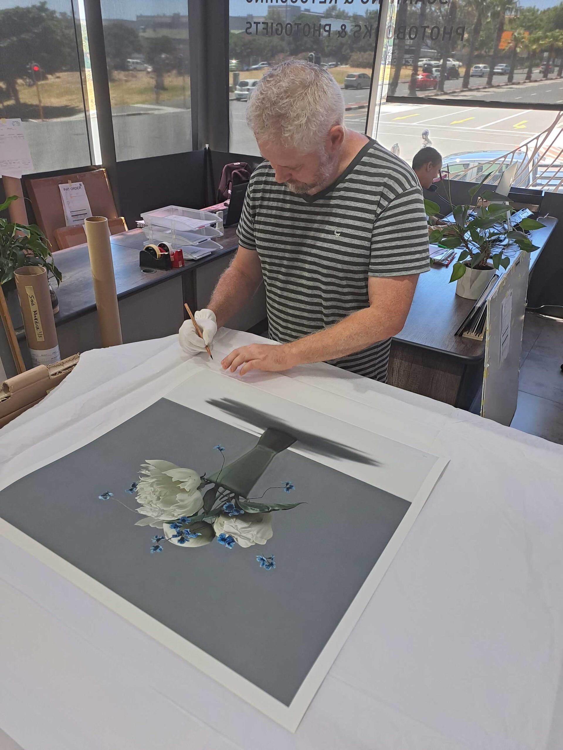 Alex-Emsley-signing-limited-edition Alex Emsley signing limited edition print.